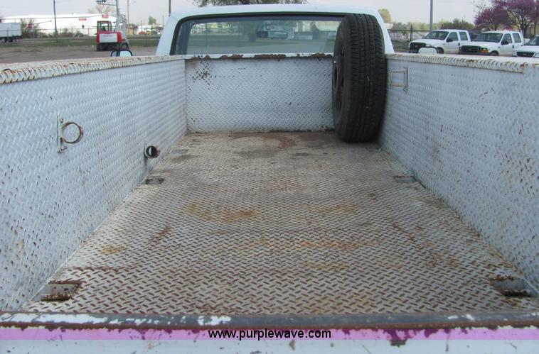 image for item 9040 1989 Ford F450 Super Duty pickup