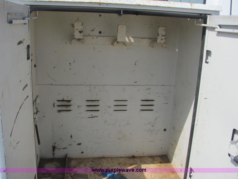 image for item 9040 1989 Ford F450 Super Duty pickup