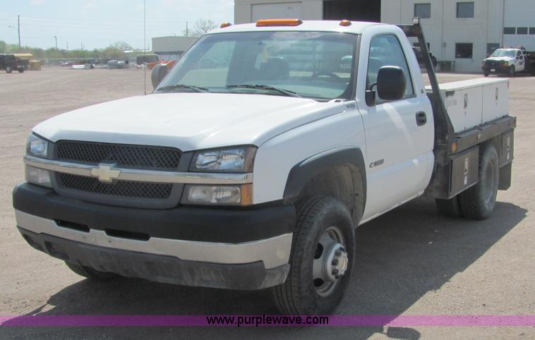 image for item 9041 2003 Chevrolet C3500 Silverado pickup