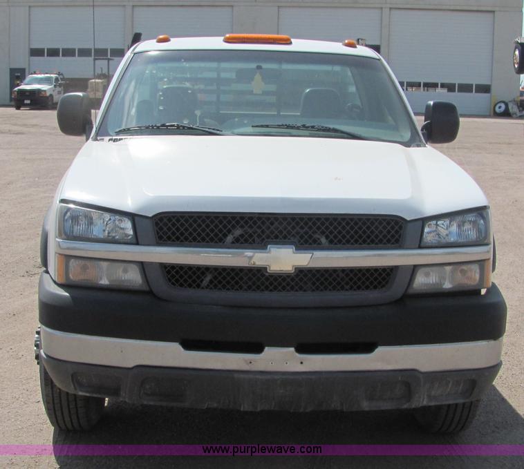 image for item 9041 2003 Chevrolet C3500 Silverado pickup