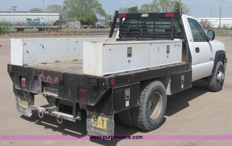 image for item 9041 2003 Chevrolet C3500 Silverado pickup