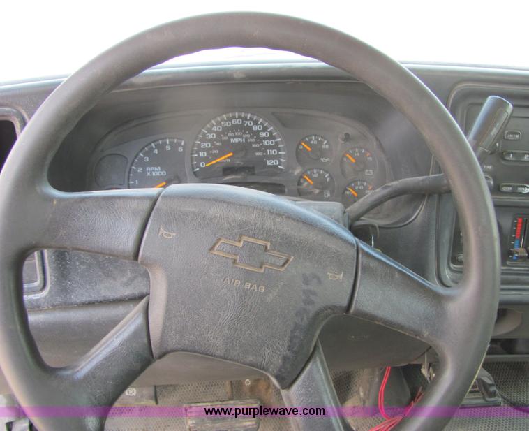 image for item 9041 2003 Chevrolet C3500 Silverado pickup