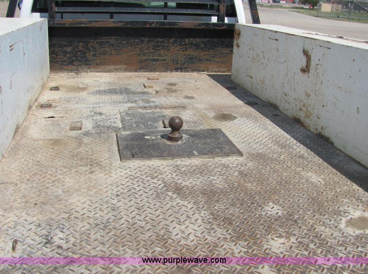 image for item 9041 2003 Chevrolet C3500 Silverado pickup