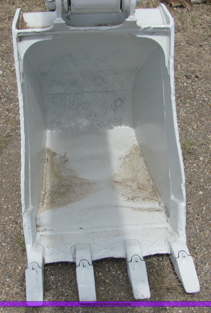 image for item 9042 2000 Takeuchi TB070 excavator