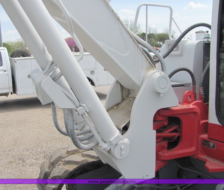 image for item 9042 2000 Takeuchi TB070 excavator