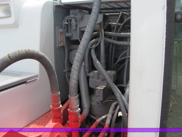 image for item 9042 2000 Takeuchi TB070 excavator