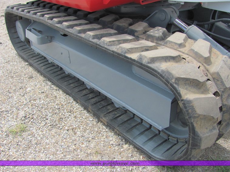 image for item 9042 2000 Takeuchi TB070 excavator