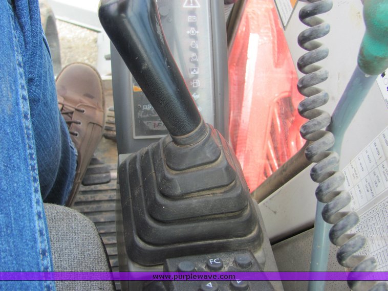 image for item 9042 2000 Takeuchi TB070 excavator