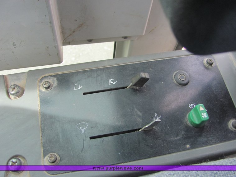 image for item 9042 2000 Takeuchi TB070 excavator