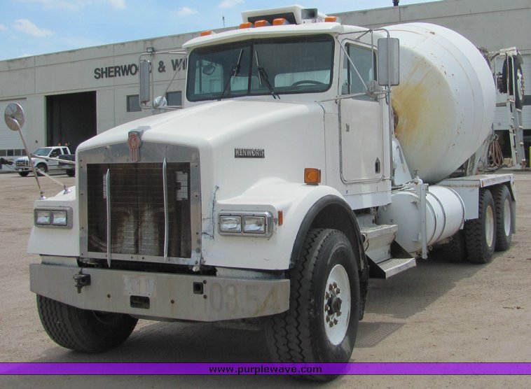 image for item 9043 1994 Kenworth Construct W900 mixer truck