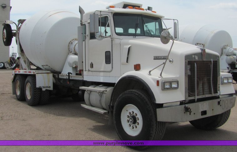 image for item 9043 1994 Kenworth Construct W900 mixer truck