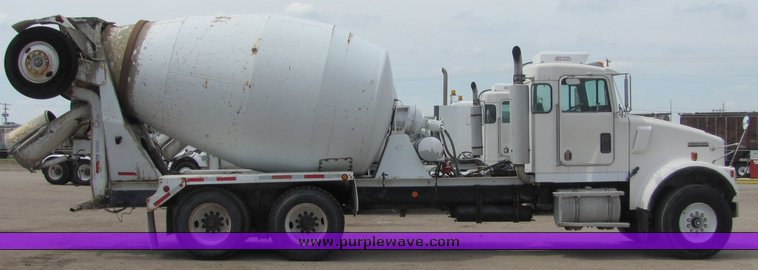 image for item 9043 1994 Kenworth Construct W900 mixer truck