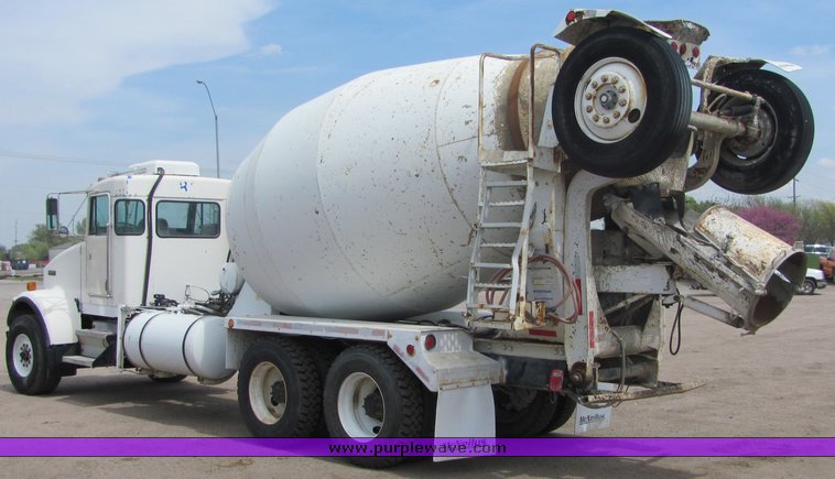 image for item 9043 1994 Kenworth Construct W900 mixer truck