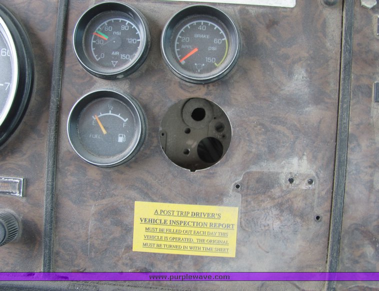 image for item 9043 1994 Kenworth Construct W900 mixer truck