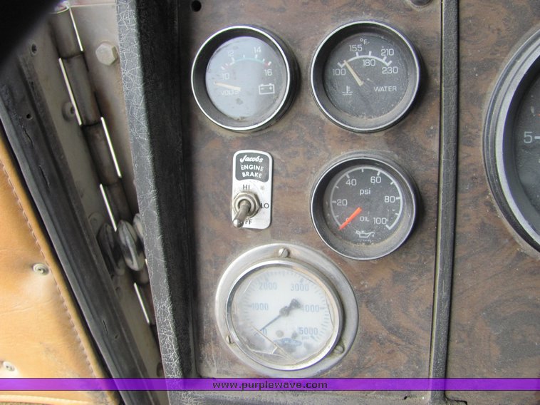 image for item 9043 1994 Kenworth Construct W900 mixer truck