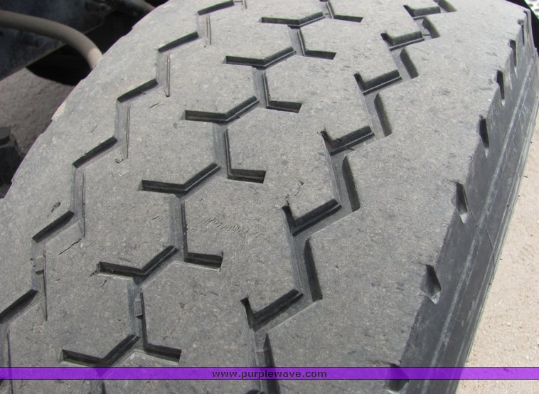 image for item 9043 1994 Kenworth Construct W900 mixer truck