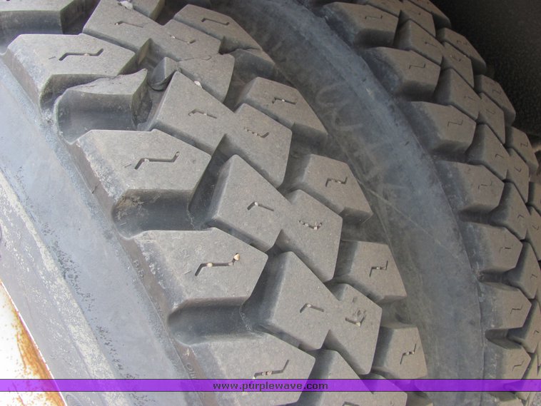 image for item 9043 1994 Kenworth Construct W900 mixer truck