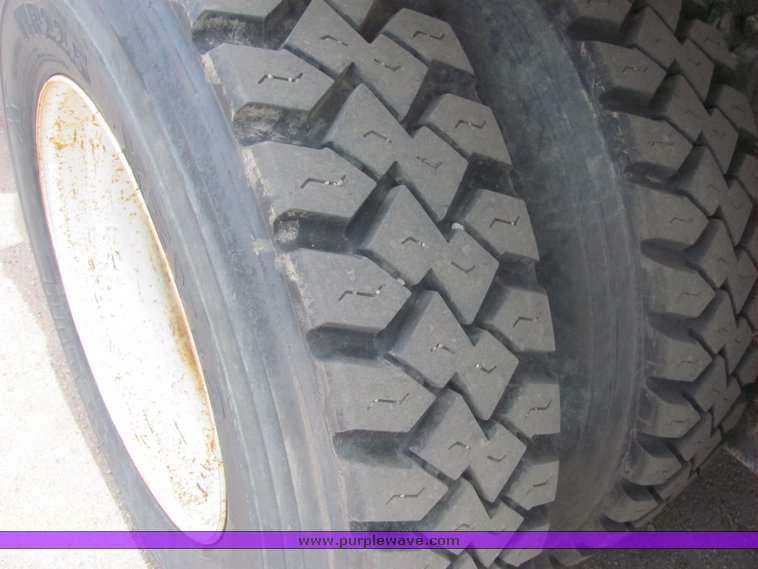 image for item 9043 1994 Kenworth Construct W900 mixer truck