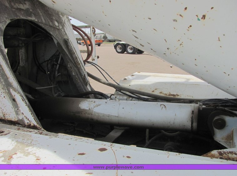 image for item 9043 1994 Kenworth Construct W900 mixer truck