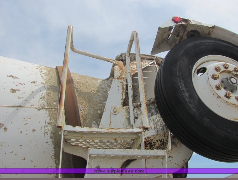 image for item 9043 1994 Kenworth Construct W900 mixer truck