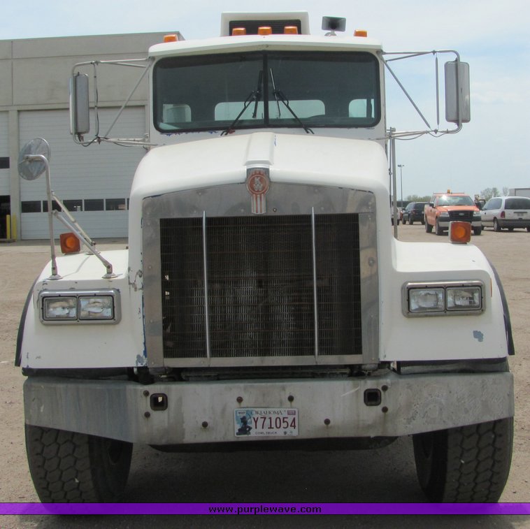 image for item 9044 1994 Kenworth Construct W900 mixer truck