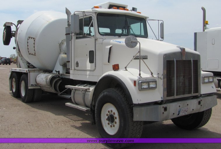 image for item 9044 1994 Kenworth Construct W900 mixer truck
