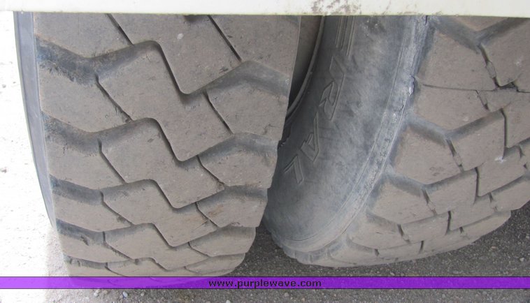 image for item 9044 1994 Kenworth Construct W900 mixer truck