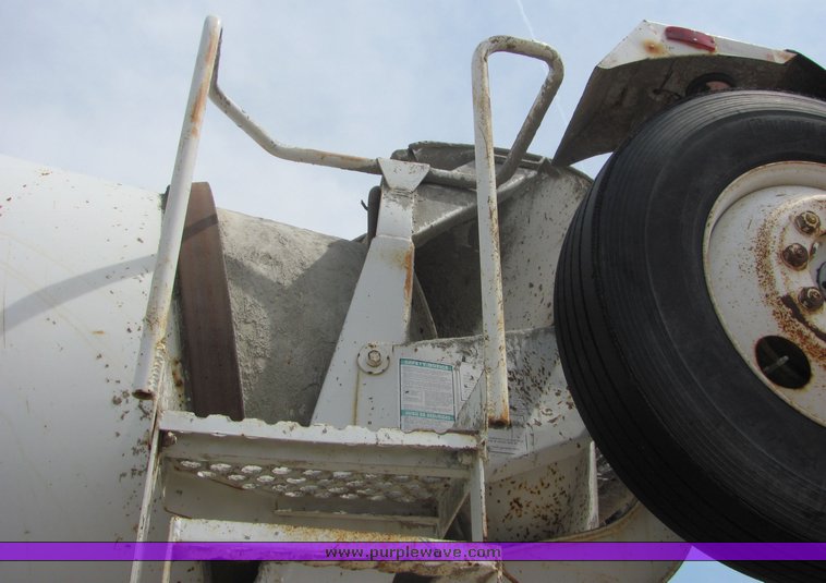 image for item 9044 1994 Kenworth Construct W900 mixer truck