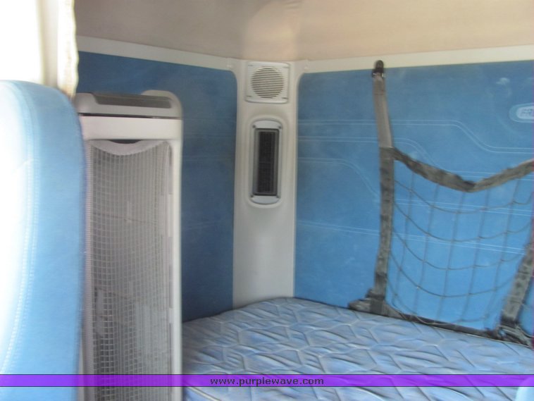 image for item 9045 2003 Freightliner Conventional Columbia CL120 semi truck