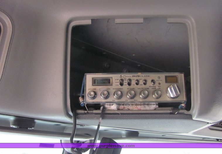 image for item 9045 2003 Freightliner Conventional Columbia CL120 semi truck