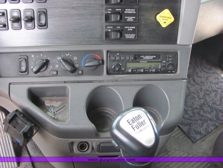 image for item 9045 2003 Freightliner Conventional Columbia CL120 semi truck