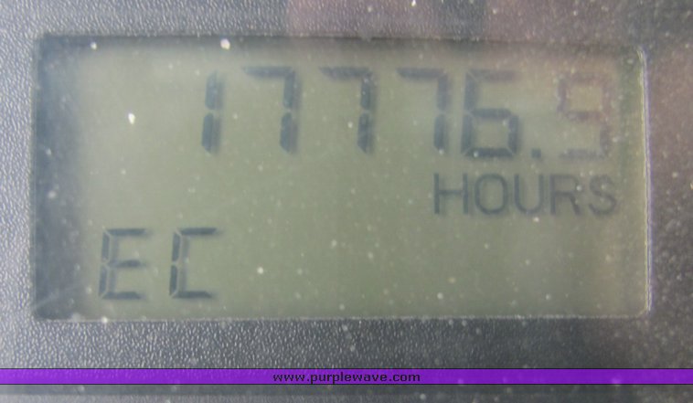 image for item 9045 2003 Freightliner Conventional Columbia CL120 semi truck