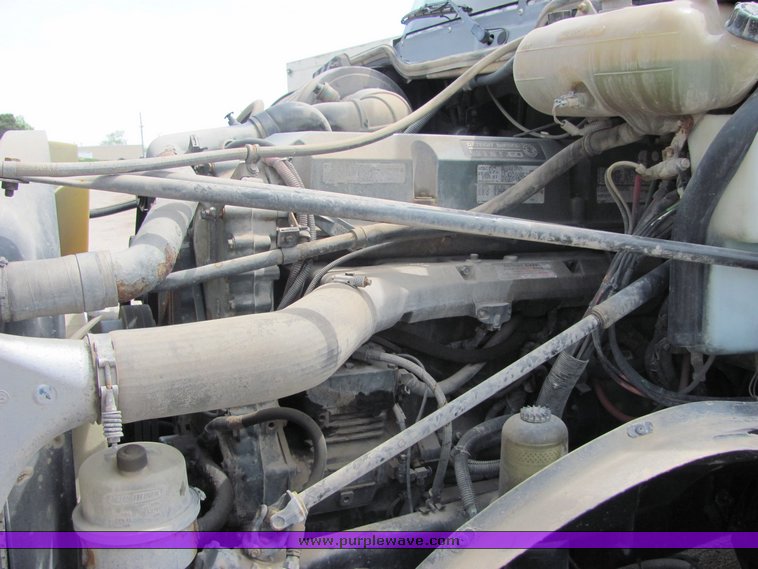 image for item 9045 2003 Freightliner Conventional Columbia CL120 semi truck