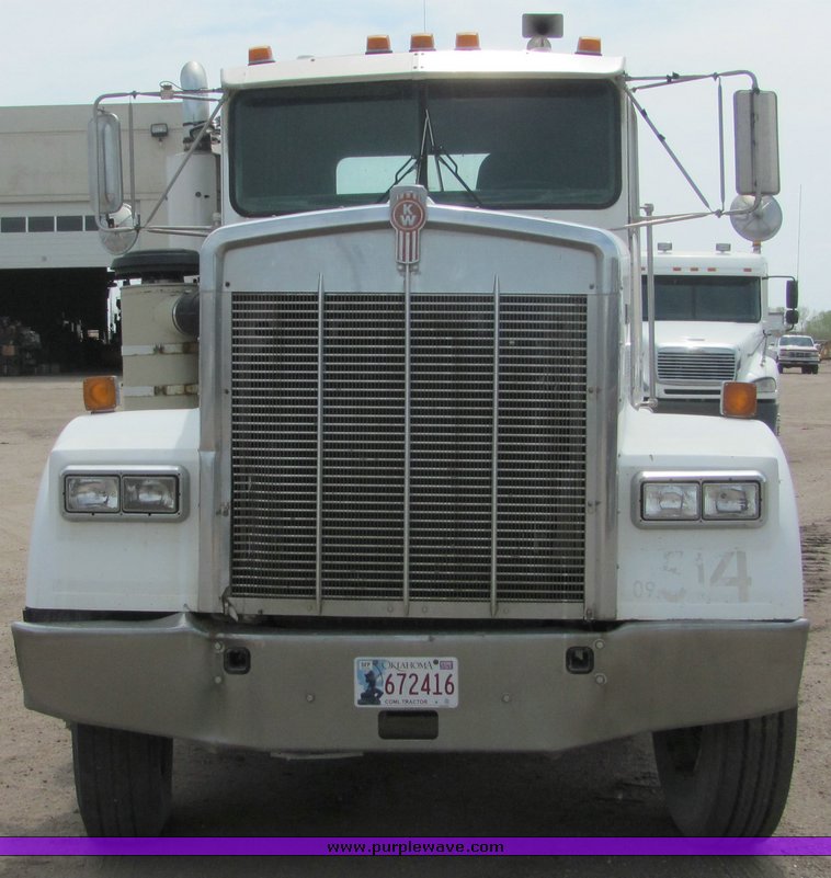 image for item 9046 1996 Kenworth Construct W900B semi truck