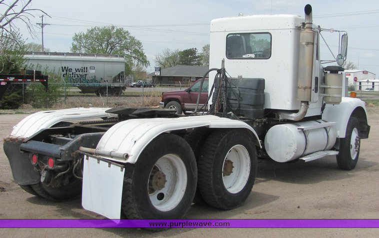 image for item 9046 1996 Kenworth Construct W900B semi truck