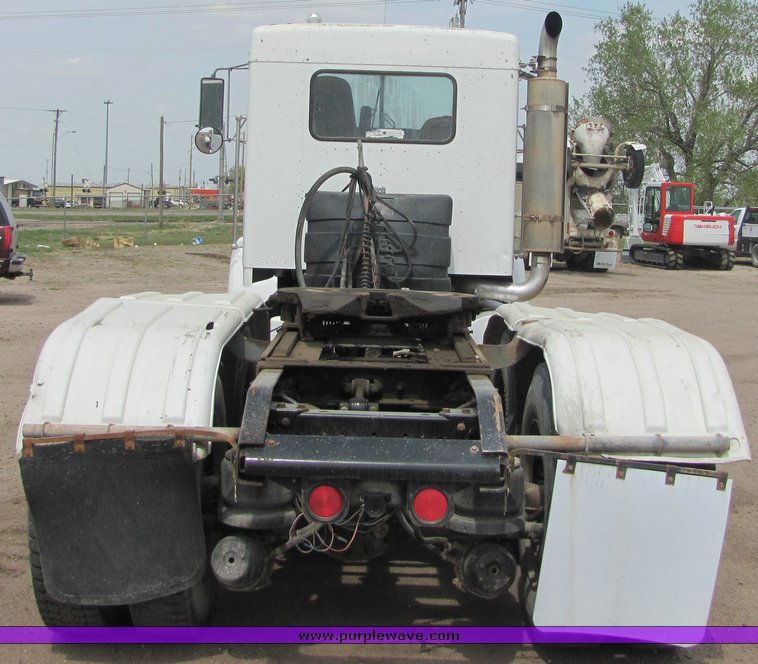 image for item 9046 1996 Kenworth Construct W900B semi truck