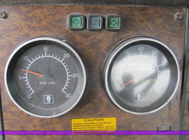 image for item 9046 1996 Kenworth Construct W900B semi truck