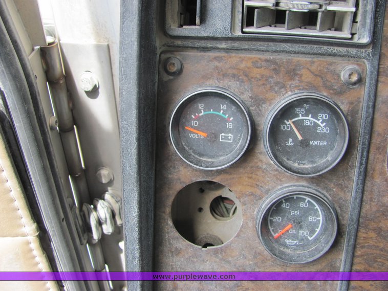 image for item 9046 1996 Kenworth Construct W900B semi truck