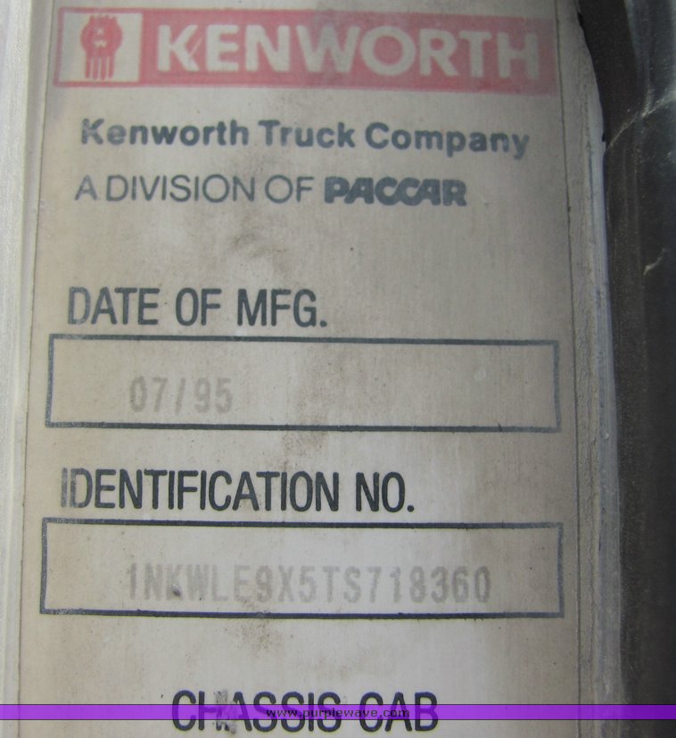 image for item 9046 1996 Kenworth Construct W900B semi truck