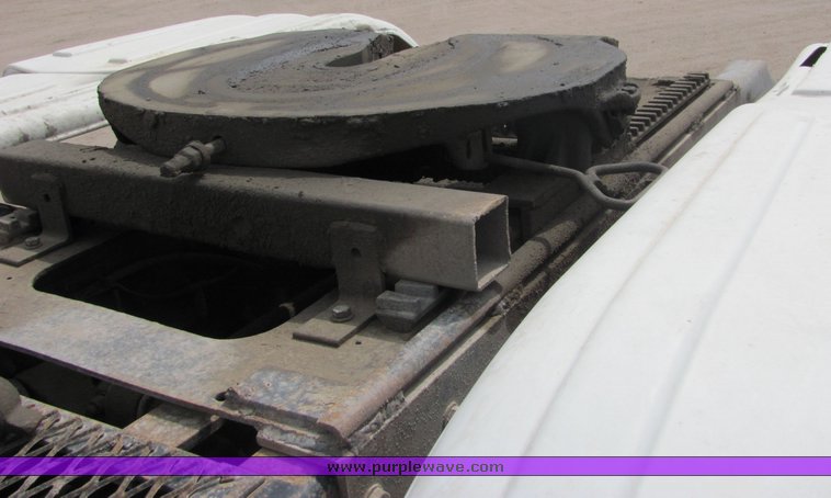 image for item 9046 1996 Kenworth Construct W900B semi truck