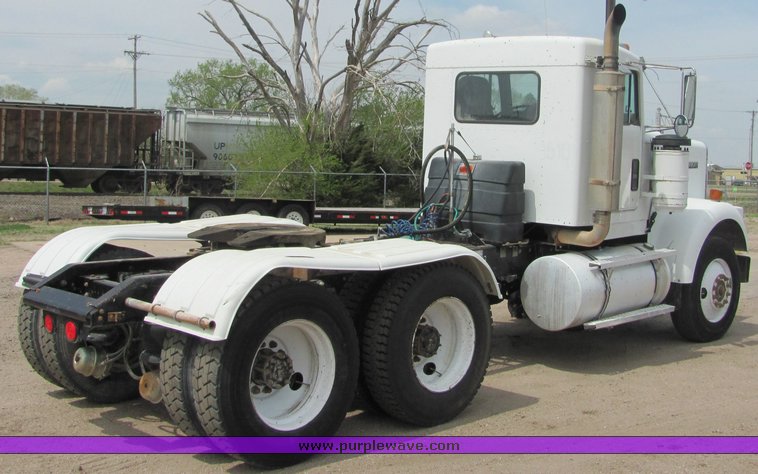 image for item 9047 1996 Kenworth Construct W900B semi truck