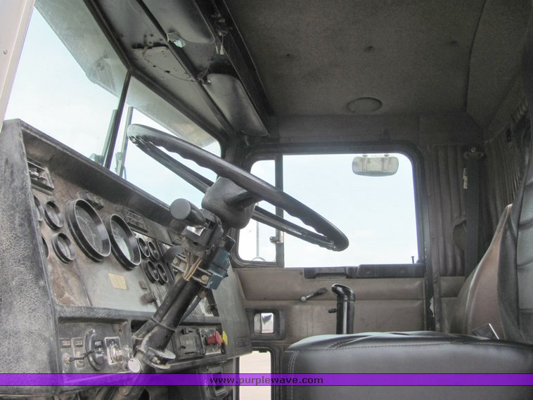 image for item 9047 1996 Kenworth Construct W900B semi truck