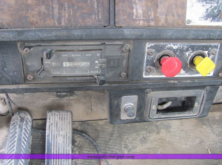 image for item 9047 1996 Kenworth Construct W900B semi truck