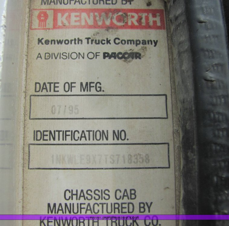 image for item 9047 1996 Kenworth Construct W900B semi truck