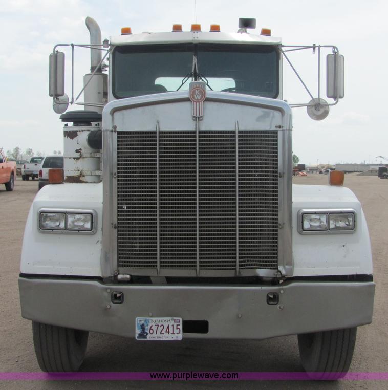 image for item 9048 1996 Kenworth Construct W900 semi truck