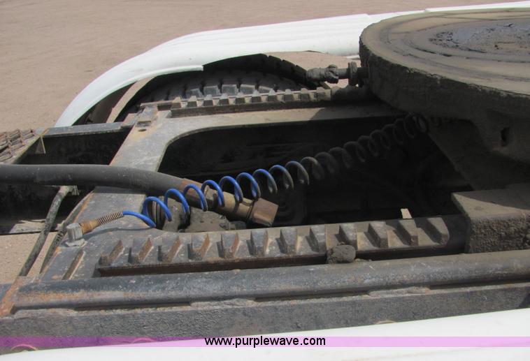 image for item 9048 1996 Kenworth Construct W900 semi truck