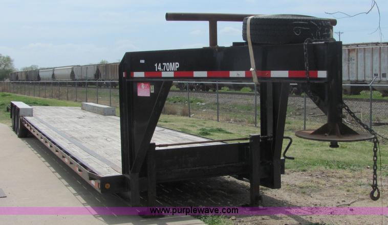 image for item 9049 2004 Neville Built low boy trailer
