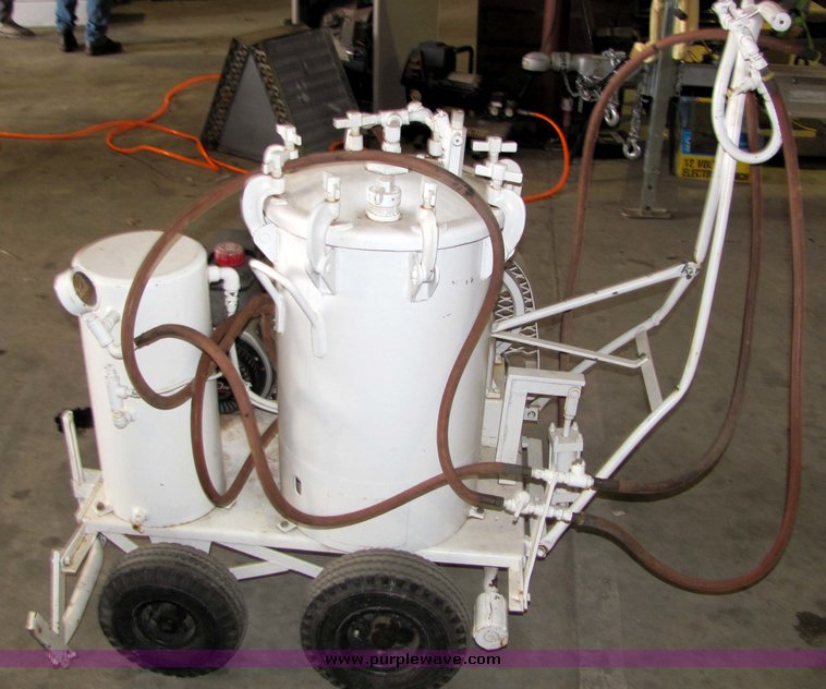 image for item 9335 Brinks Speedy Striper paint striper