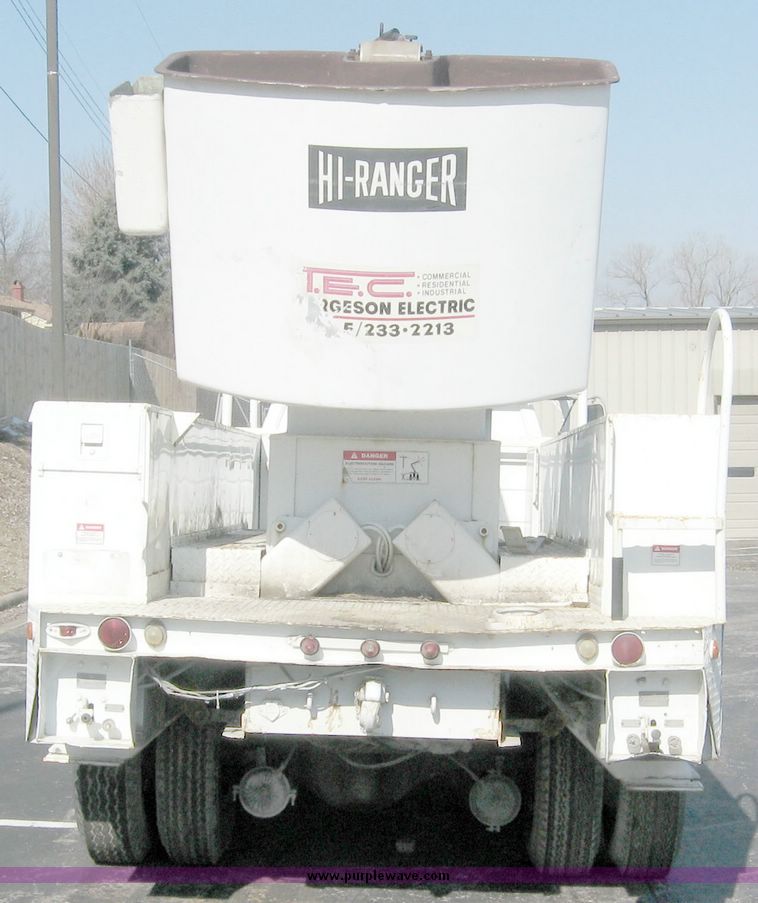 image for item 9579 1975 GMC 6500 boom truck