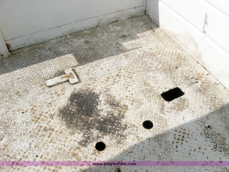 image for item 9579 1975 GMC 6500 boom truck